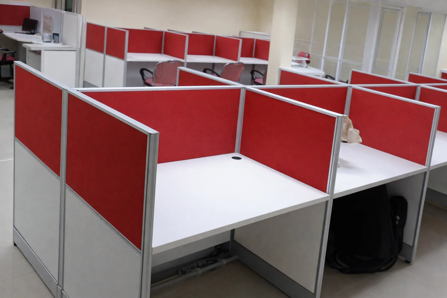 Policía Nacional de Colombia | Instalación y Adecuación de Oficinas